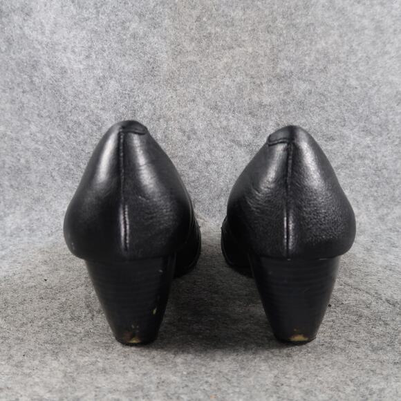 Strictly Comfort Shoes Womens 7 Pumps Heels Leather Closed Toe Button Moc Black - Picture 6 of 14